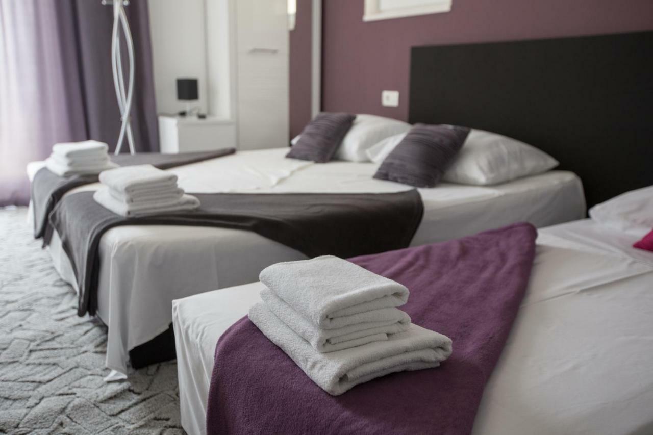 Luxury Apartment With Private Heated Pool Sibenik Exterior photo